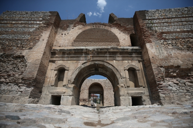 İznik'te Roma, Bizans ve Osmanlı dönemine ait taş yollar bulundu